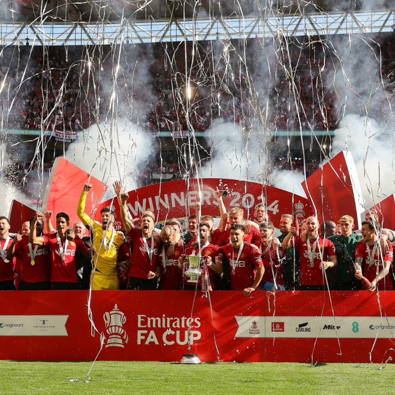 Manchester United Wins FA Cup, Defeats City 2-1